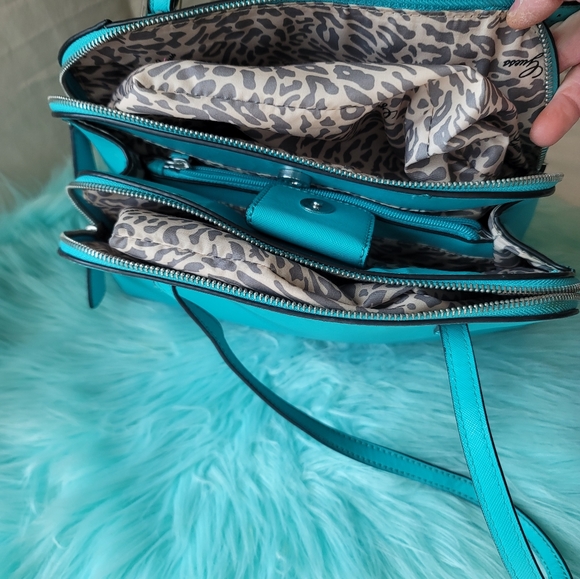 Guess purse - Picture 3 of 14